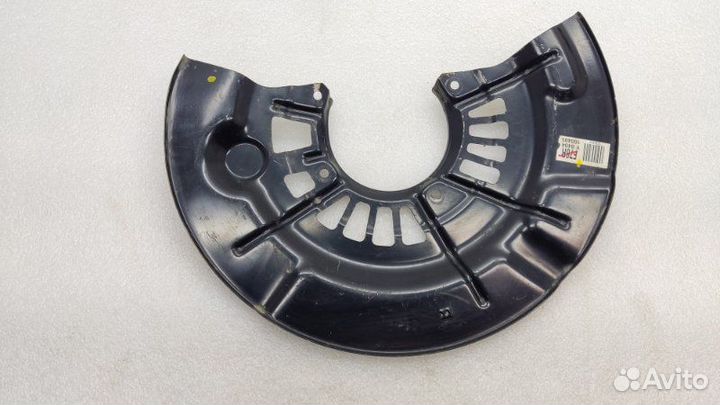 Пыльник тормозного диска передний правый Toyota
