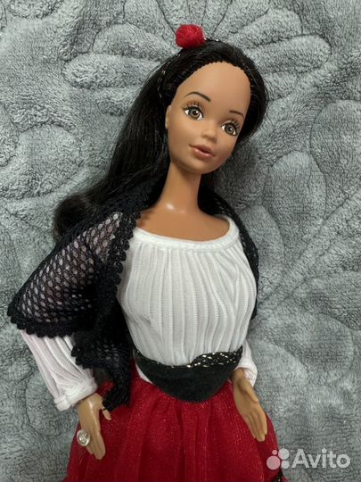 На брони Кукла Barbie Hispanic 1979