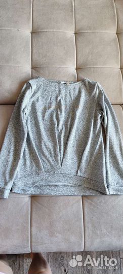 Джемпера 46, 7 штук