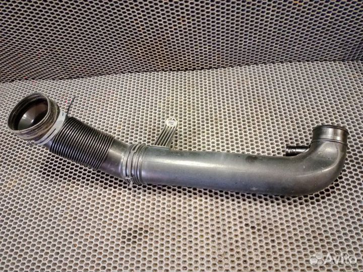 Патрубок интеркулера Volkswagen Passat B7 CDA 1.8