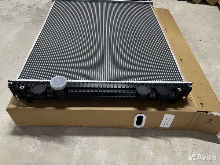 Радиатор Freightliner