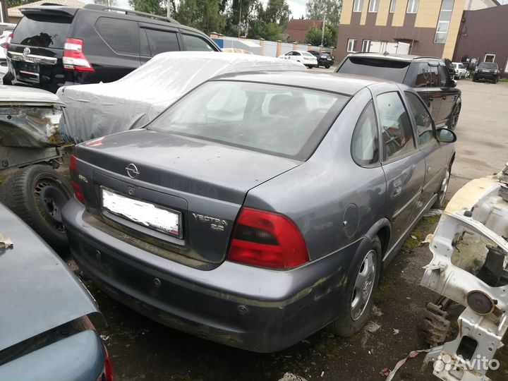 Opel Vectra 2.2 аt, 2001