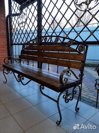 Кованная лавочка