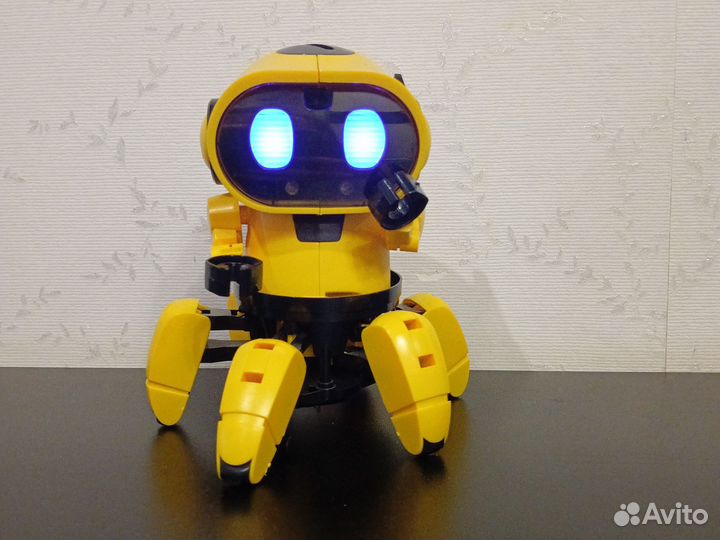 Игрушка робот