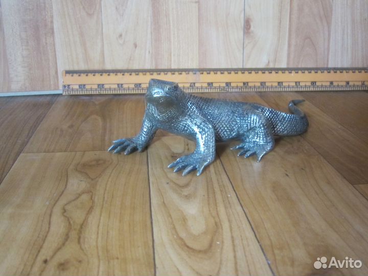 Статуэтки из бронзы