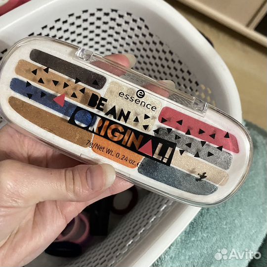 Игрушка, резинки, лаки, тени, зеркало