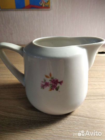 Антикварный сливочник молочник