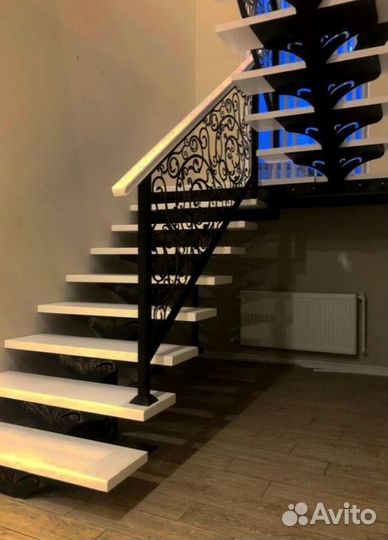 Каркас лестницы из металла