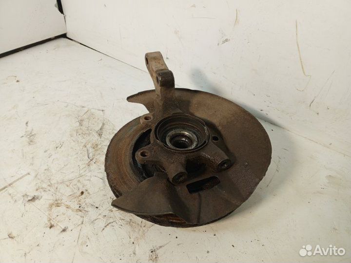 Кулак со ступицей передний правый LADA Granta