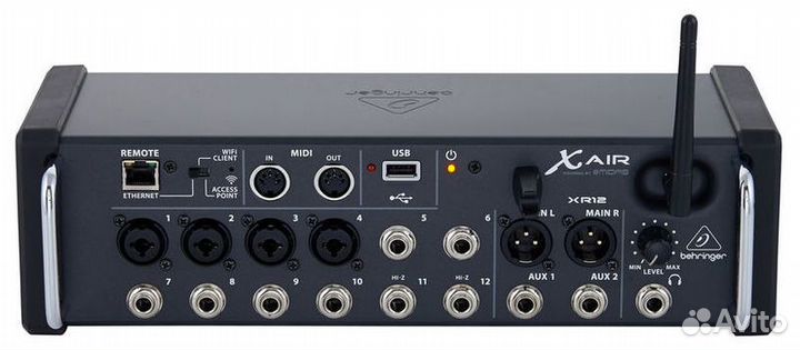 Микшерный пульт Behringer XR12