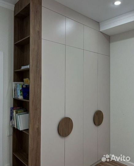 Распашной шкаф от производителя