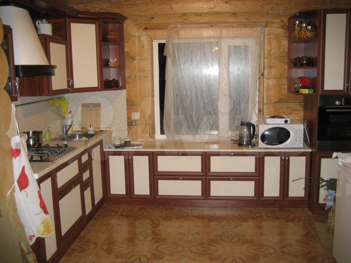 Коттедж 180 м² на участке 20 сот.