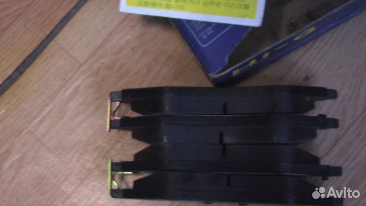 Тормозные колодки передние