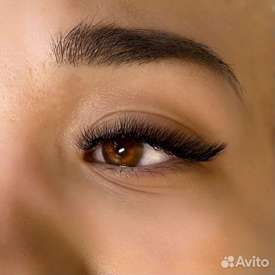 Наращивание ресниц, в студии