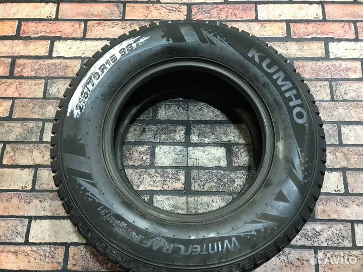 Kumho WinterCraft Ice WI31 215/70 R15 98T