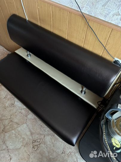Кухонный диван с полкой
