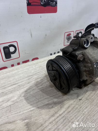 Компрессор кондиционера Mitsubishi Outlander XL