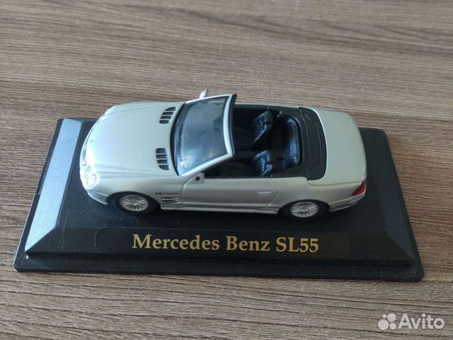 Машинка коллекционная Mercedes Benz SL -55