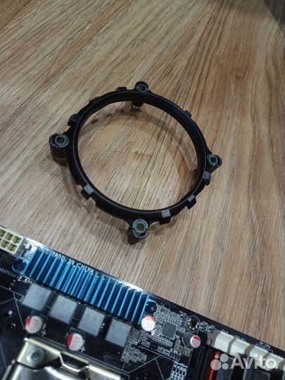 Материнская плата с процессором и памятью