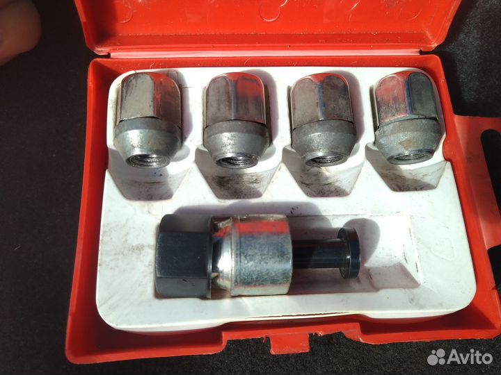 Секретки - Гайки Нива,Ford, Fiat