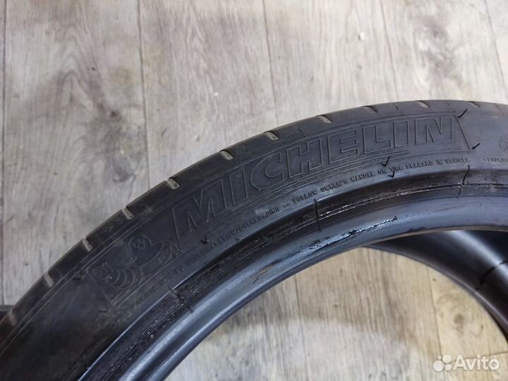 Michelin Pilot Super Sport 265/35 R19