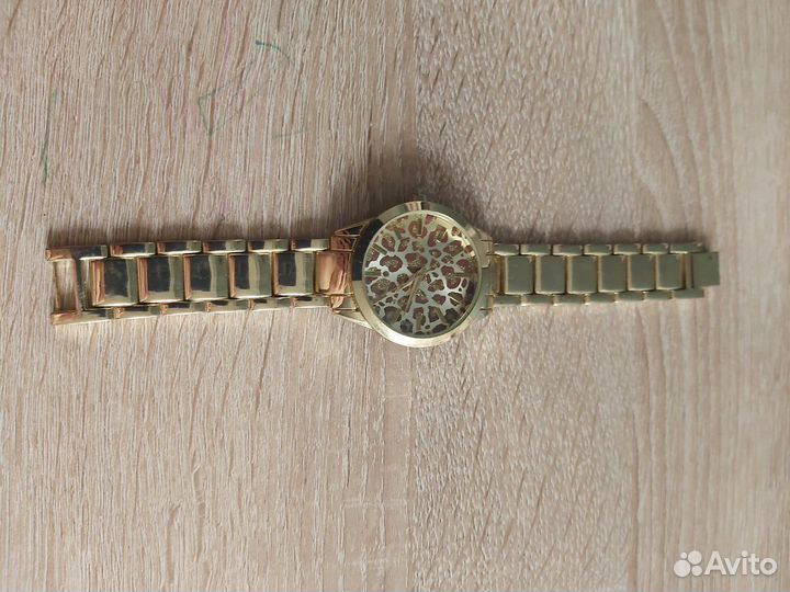 Часы Avon новые