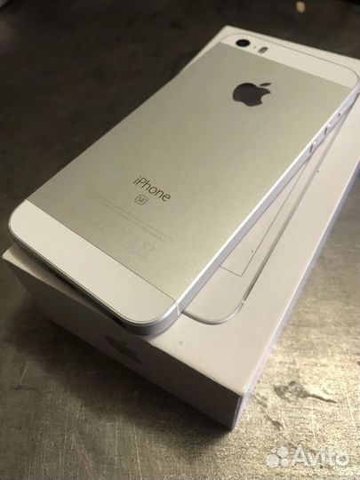 iPhone SE, 32 ГБ