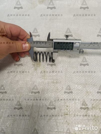 Пружина клапана внутренняя двигателя Deutz TD226/T