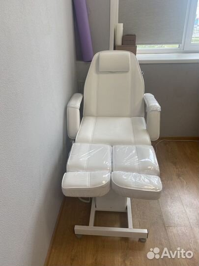 Педикюрное кресло/массажный стол mmkk-1