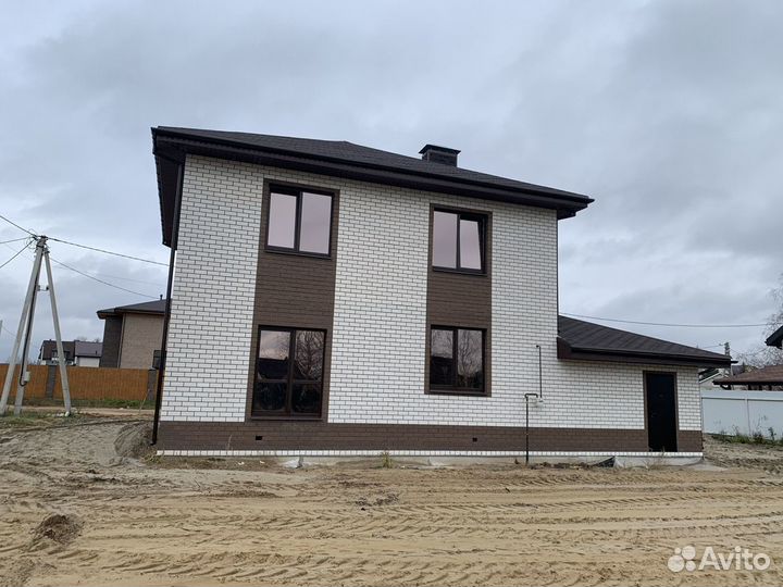 Бригада строителей каменщиков