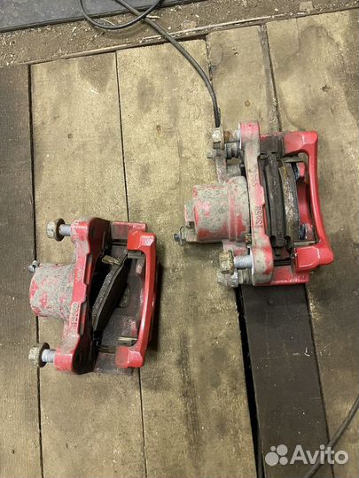 Тормоза суппорта на Geely Coolray с колодками