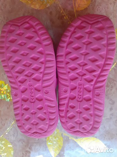 Сандалии Crocs
