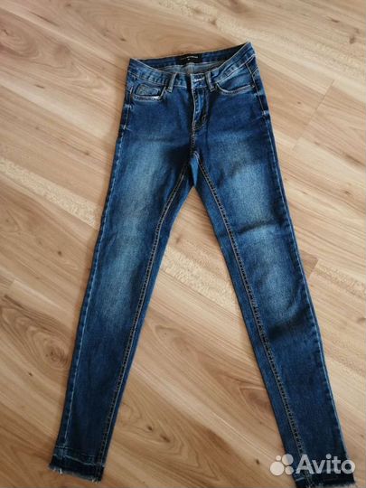 Джинсы