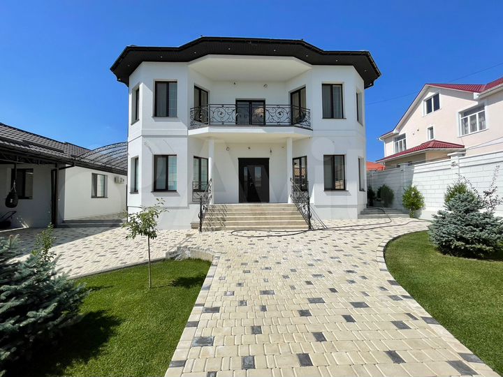 Дом 292,5 м² на участке 6 сот.