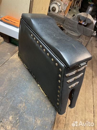 Подлокотник