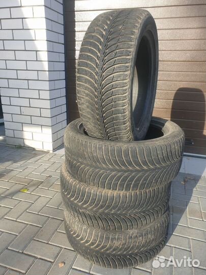 Goodyear UltraGrip Extreme 225/50 R17 70