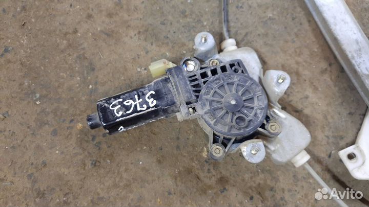 Стеклоподъемник задний правый Hyundai Sonata