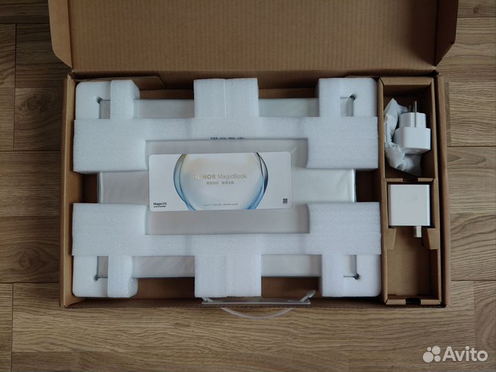 Honor MagicBook X16 2024