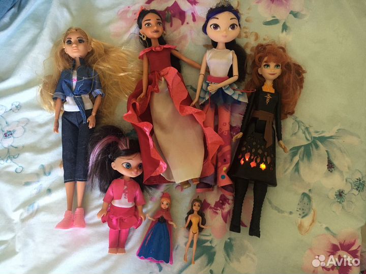 11 кукол Барби