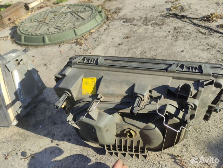 Мерседес 124 фара Bosch левая