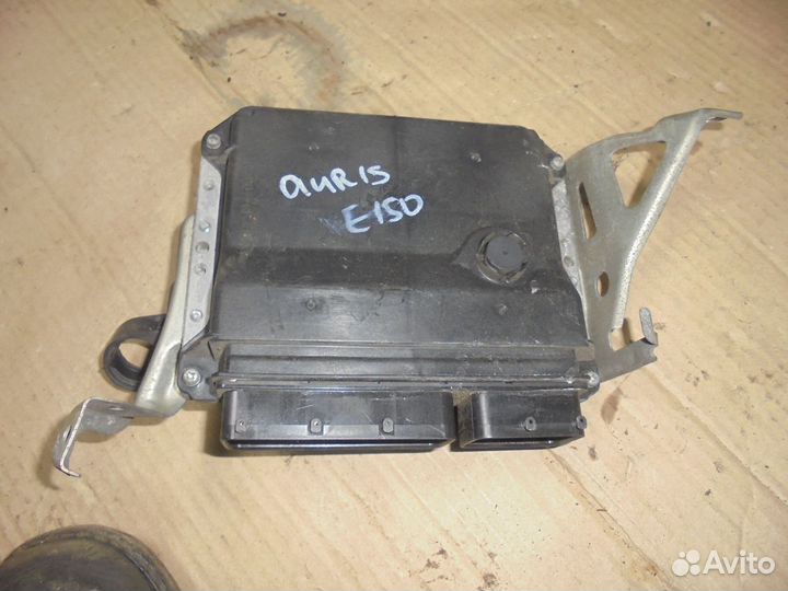 Эбу Toyota Auris E150