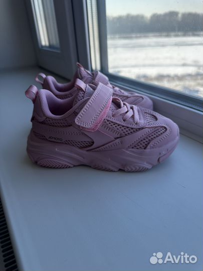Кроссовки на девочку