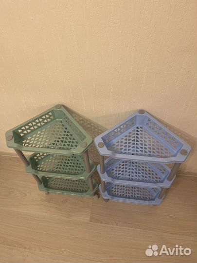 Этажерка треугольная пластиковая