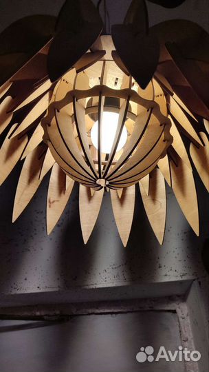 Люстра хороший вариант для декора веранд