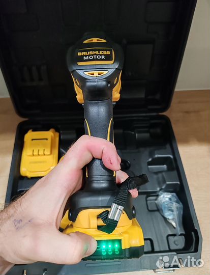 Бесщеточный шуруповерт dewalt 21 в DCD709