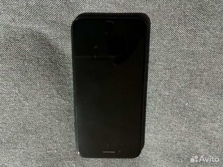 iPhone SE (2020), 64 ГБ