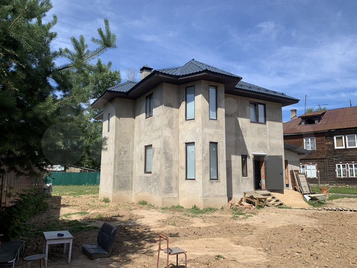 Дом 188 м² на участке 10,5 сот.