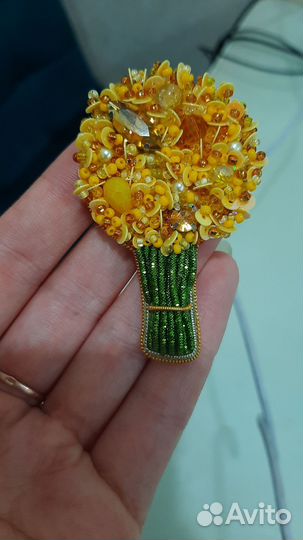 Брошь мимоза из бисера, букет