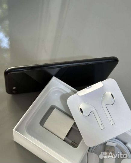 iPhone SE (2020), 256 ГБ