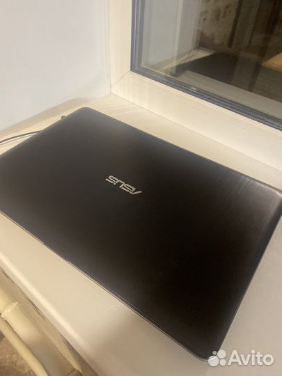 Ноутбук asus